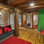 Casapirineos Lantställe Ulle