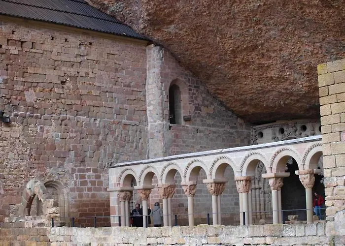 Casapirineos Country house *