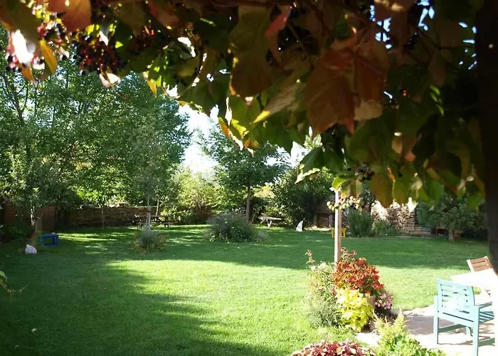 Casapirineos Country house *