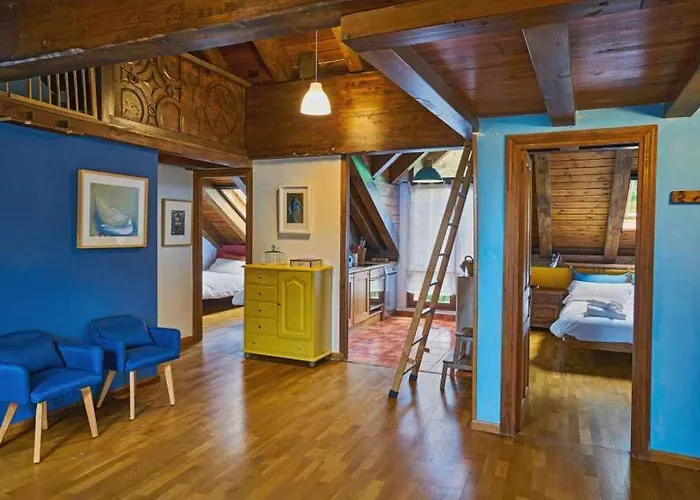 Casapirineos Country house *